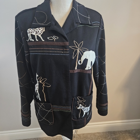 Barely worn nice elephant zebra graraffe jacket - Picture 9 of 9